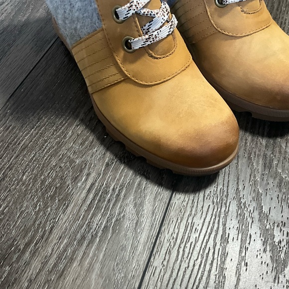 Sorel Lexie Waterproof Leather Wedge Boot - Camel Brown Tan + Grey size 10 - Picture 6 of 13